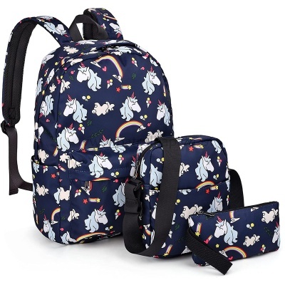 Conjunto mochila, estojo e bolsa azul com unicórnios e arco-íris