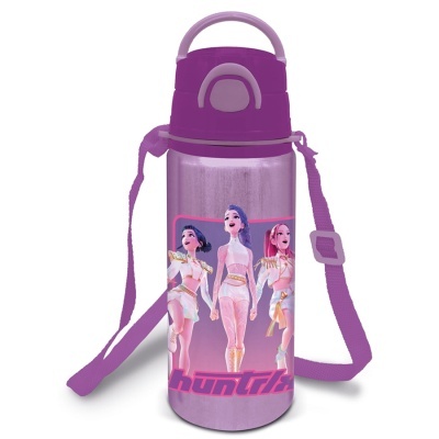 Garrafa de água roxa com tampa e alça, decorada com três personagens femininas animadas e texto huntrix