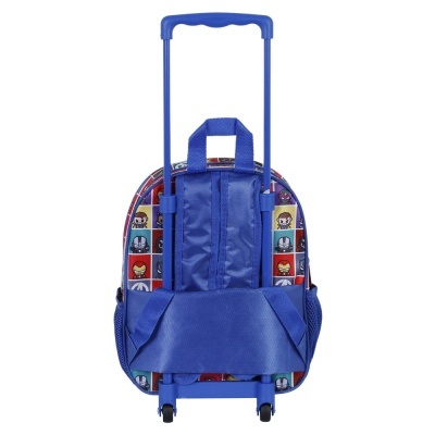 Mochila de rodas azul com estampa colorida de personagens vista de costas