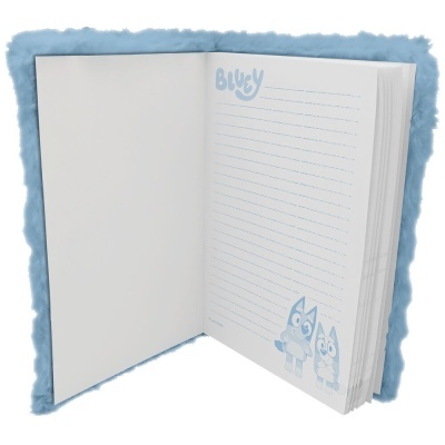 Caderno azul felpudo aberto com páginas ilustradas e texto Bluey