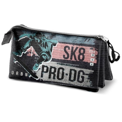 Estojo retangular com motivo de skater e texto SK8 PRO DG em cores azul, preto, rosa e branco