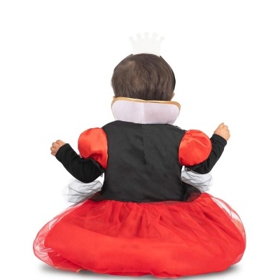 Bebé com vestido de fantasia vermelho e preto visto de costas