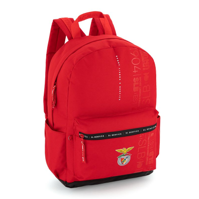 Mochila vermelha com símbolo do Benfica e bolso frontal