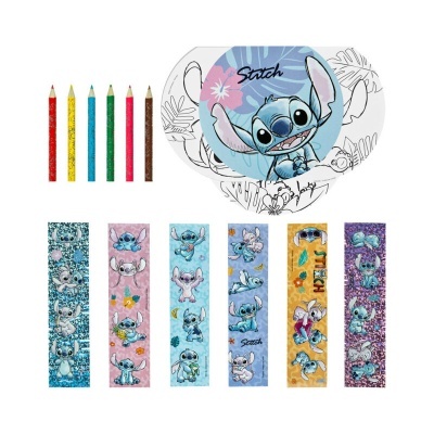 Itens escolares com tema Stitch: lápis de cor, estojo redondo azul e sete marcadores decorados