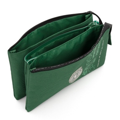 Estojo escolar verde com três compartimentos e fechos de correr pretos