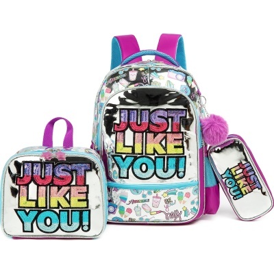 Conjunto colorido com mochila, lancheira e estojo com texto 'JUST LIKE YOU!'