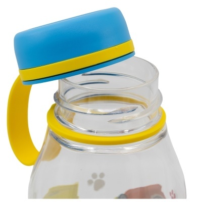 Garrafa transparente com tampa azul e pega amarela