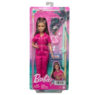 Boneca Barbie de macacão rosa com acessórios numa embalagem rosa