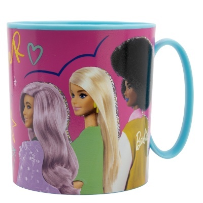 Caneca azul e rosa com ilustração de três bonecas Barbie