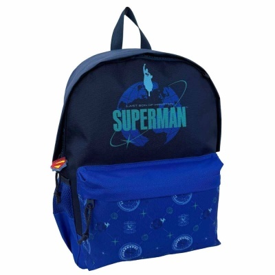 Mochila azul escura com bolso azul royal estampado e símbolo do Superman.