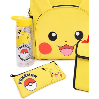 Conjunto de mochila, garrafa e estojo amarelos com tema Pokémon e imagem do Pikachu.
