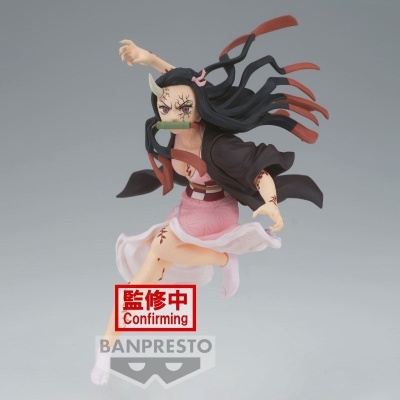 Figura de ação da personagem Nezuko do anime Demon Slayer em pose de combate e com bocador verde
