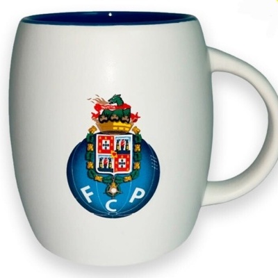 Caneca branca com emblema do FC Porto e interior azul escuro