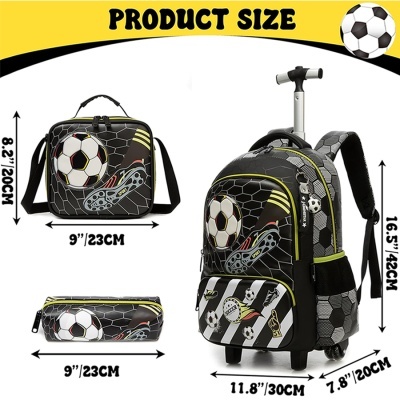 Conjunto escolar crianças com padrão de futebol, incluindo mochila de rodas preta com amarelo, lancheira e estojo, medidas de 20x23cm para estojo e lancheira, mochila 42x30x20cm.