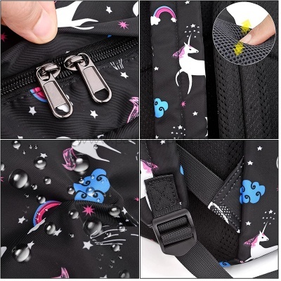 Mochila com padrão de unicórnios e estrelas, fechos metálicos e alças ajustáveis