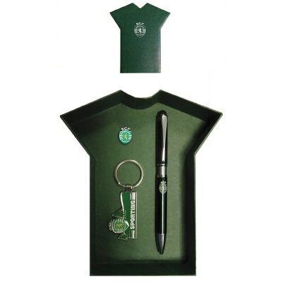 Conjunto de oferta Sporting Clube de Portugal com caneta, porta-chaves e emblema