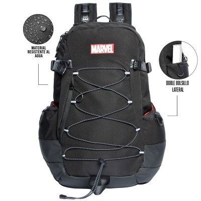 Mochila preta com logo MARVEL e cadarço elástico frontal