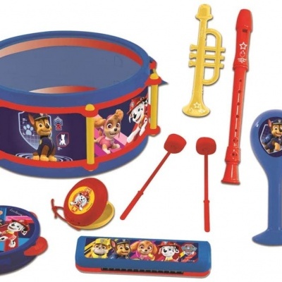 Conjunto infantil de instrumentos musicais com personagens de desenho animado.