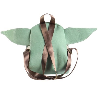 Mochila verde clara com alças castanhas e orelhas largas laterais