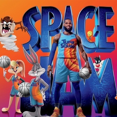 Imagem promocional do filme Space Jam com equipa Tune Squad e personagens animadas