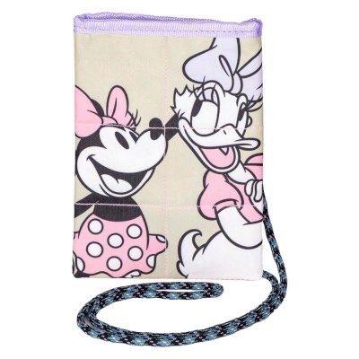 Carteira de tecido com ilustração de Minnie e Margarida em tons rosa e branco com cordão azul e preto