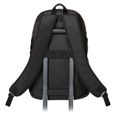 Mochila preta com alças acolchoadas vista de trás