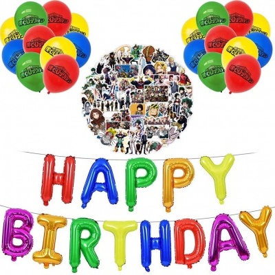 Decoração de festa com balões coloridos e letras metálicas formando 