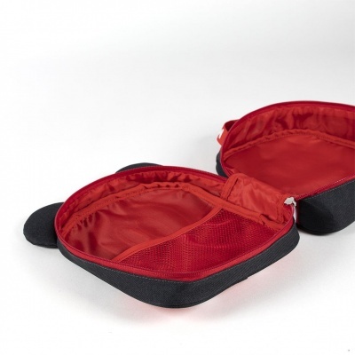 Estojo aberto preto com interior vermelho e divisórias em rede