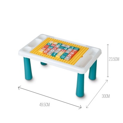 Mesa infantil colorida com tampo para blocos e números