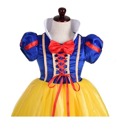 Vestido infantil azul e amarelo estilo Branca de Neve com laços vermelhos
