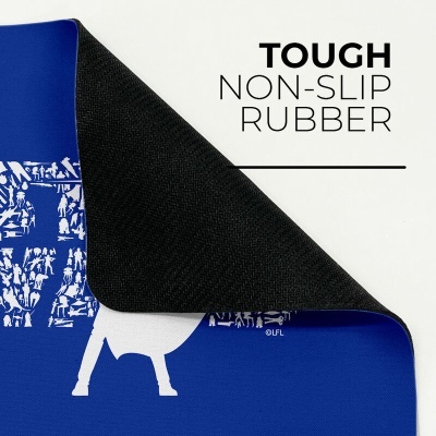 tapete azul com base preta antiderrapante e texto TOUGH NON-SLIP RUBBER