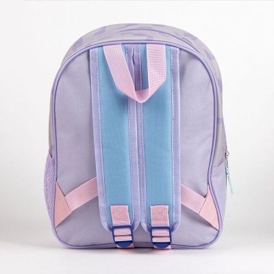 Mochila lilás com alças azuis e detalhes cor-de-rosa