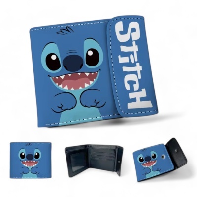 Carteira azul com estampa do personagem Stitch e texto STITCH