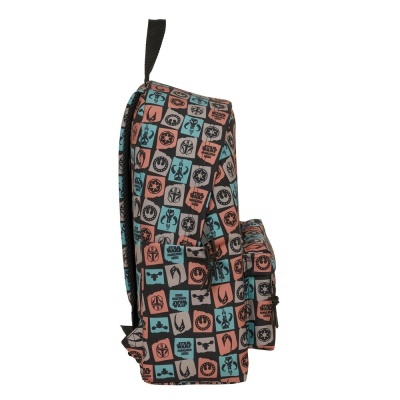 Mochila Star Wars colorida com símbolos e texto em padrão quadriculado