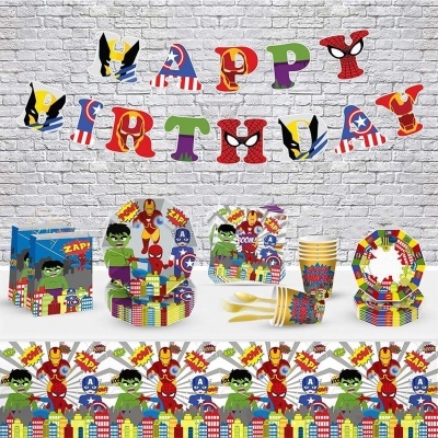 Artigos de festa dos Vingadores com personagens como Hulk, Iron Man, Capitão América e Thor, decorativos e descartáveis.