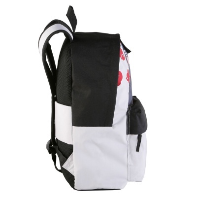 Mochila preta e branca com padrão de cerejas vermelhas