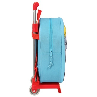 Mochila infantil azul com carrinho vermelho e rodas cinza vista lateral