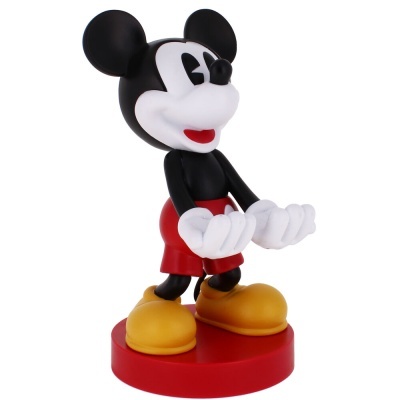 Figura de Mickey Mouse com roupas tradicionais em posição de mãos abertas sobre base vermelha