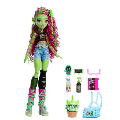 Boneca animada verde com cabelo rosa, vestuário colorido e acessórios variados sobre fundo branco