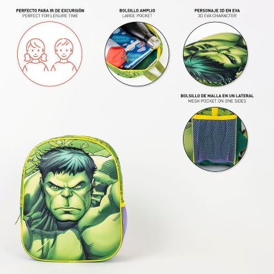 Mochila infantil verde com desenho 3D do Hulk e vários bolsos