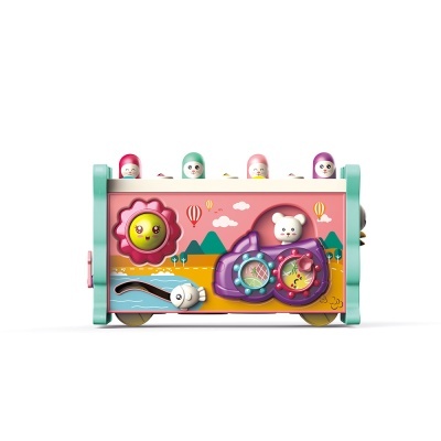 brinquedo educativo colorido com figuras destacáveis e desenhos animados