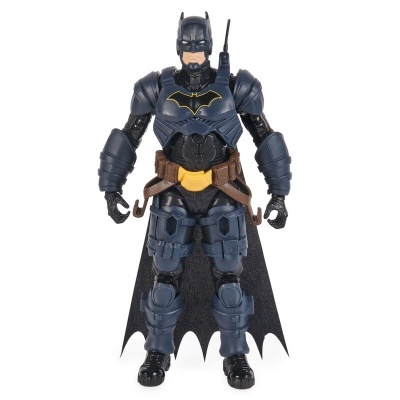 Figura de ação do Batman com roupa azul e capa preta.