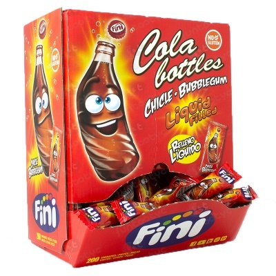 Expositor de chocolates Fini Cola bottles em embalagens vermelhas