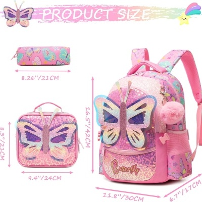 Conjunto rosa com mochila, estojo e lancheira com padrão de borboletas