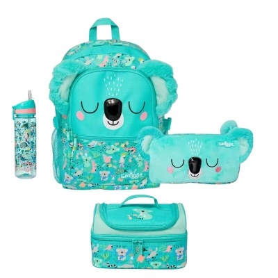 Conjunto infantil azul turquesa com padrão de coalas e pelúcia, incluindo mochila, estojo, garrafa e lancheira
