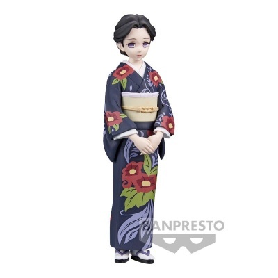 Figura de personagem feminina com quimono floral escuro