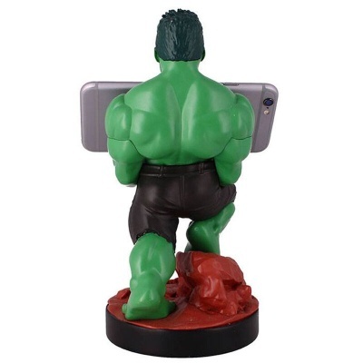 Figura do Hulk verde segurando um telemóvel cinzento, ajoelhado sobre base vermelha