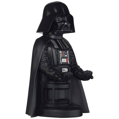 Figura do Darth Vader em plástico preto com base circular