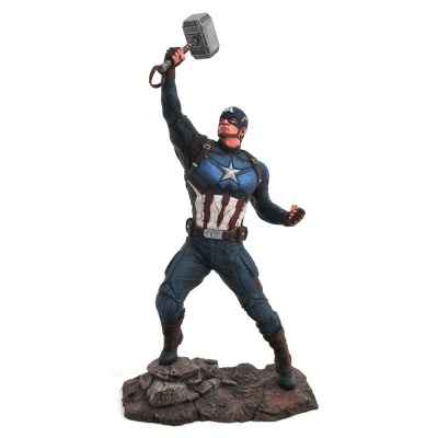 Figura de ação do Capitão América segurando martelo Mjolnir em base rochosa