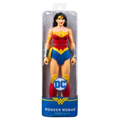 Boneca Wonder Woman com traje vermelho, azul e amarelo na embalagem